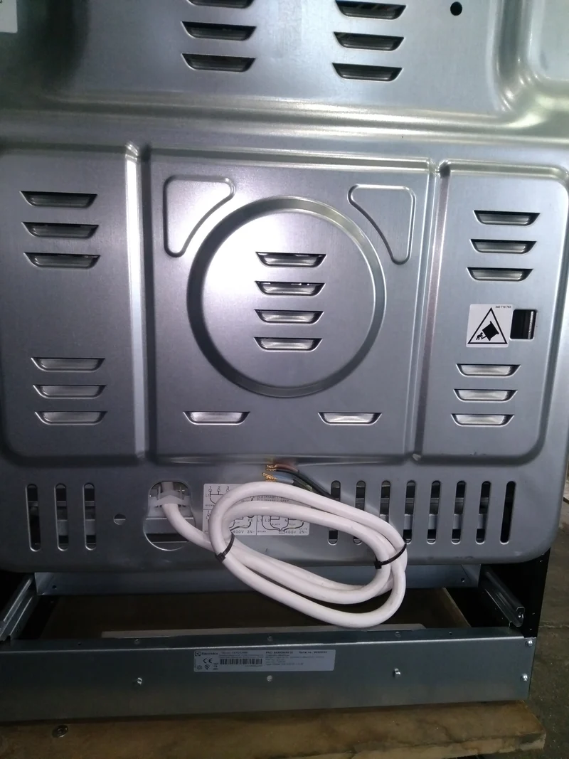 Cuisinière à Induction 57 L Reconditionné ELECTROLUX EKI624299K