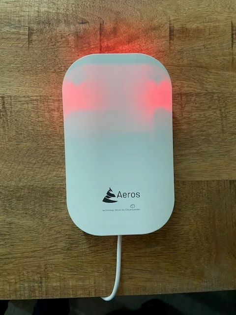 Aeros Compteur de qualité de l'air standard pour CO2 et TVOC - Compteur de CO2 avec feu de circulation, alarme et application pratique