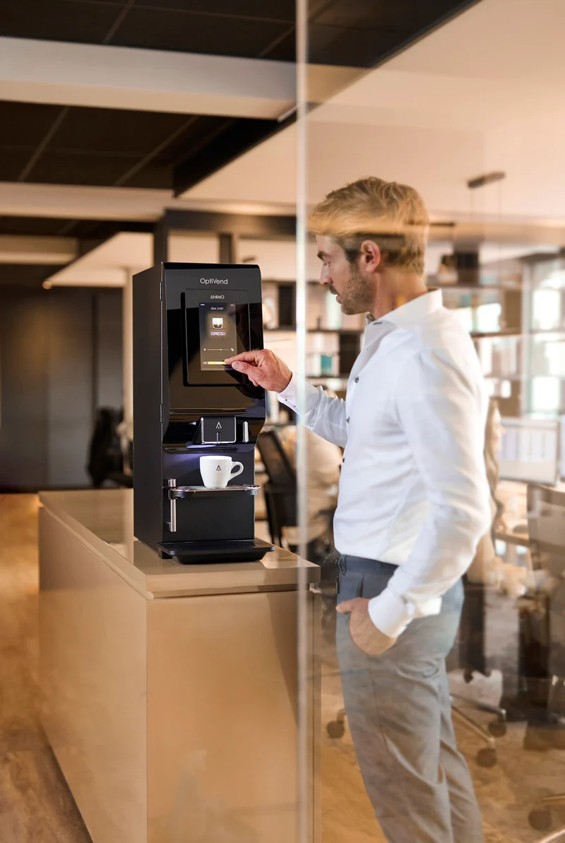 Animo OptiVend 32S Touch - machine à café instantanée compacte - machine à café instantanée avec 3 réservoirs pour café, topping et cacao - jusqu'à environ 50 ETP