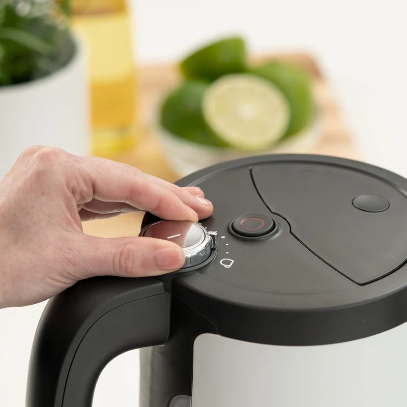 Bouilloire 2 en 1 Laica Dual Flo et robinet d'eau chaude 1 tasse - bouilloire durable et économe en énergie 1,5 litre - avec distributeur d'eau chaude « une tasse » - blanc