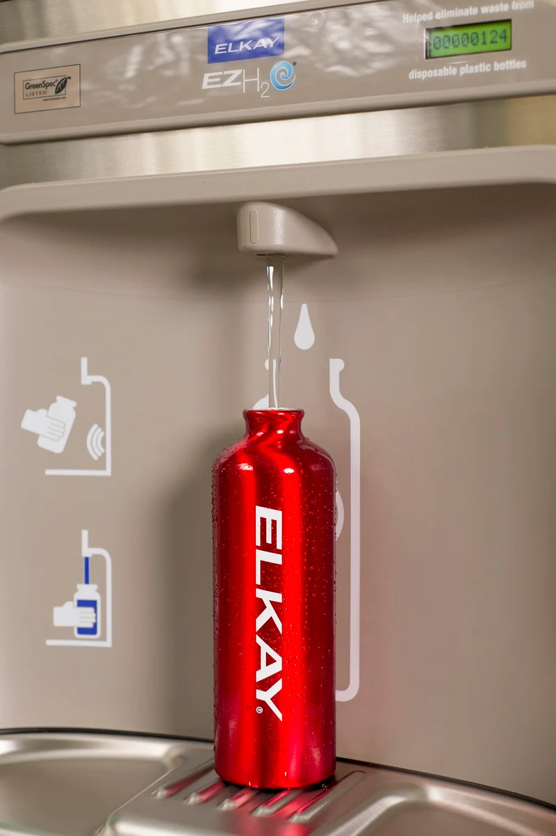 Fontaine à eau encastrable Elkay LZWSM82K avec station de remplissage de bouteilles et filtre à eau inclus | 30 l/h